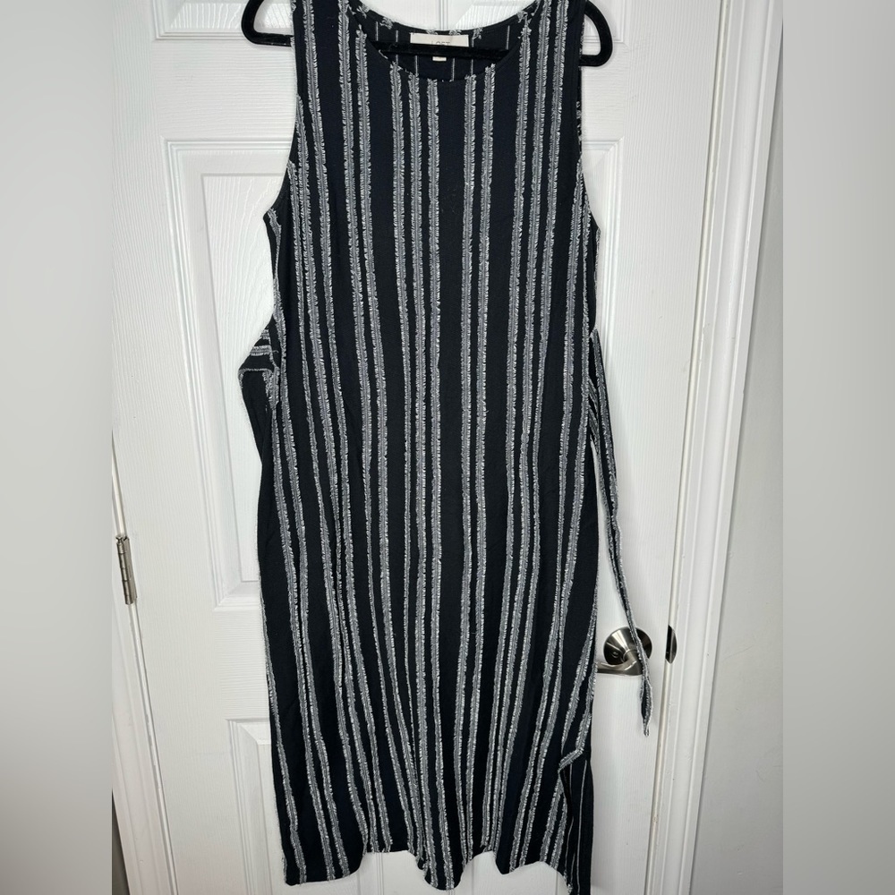 LOFT Black/White Eyelash Tie-Back Midi‎ Dress Size Large